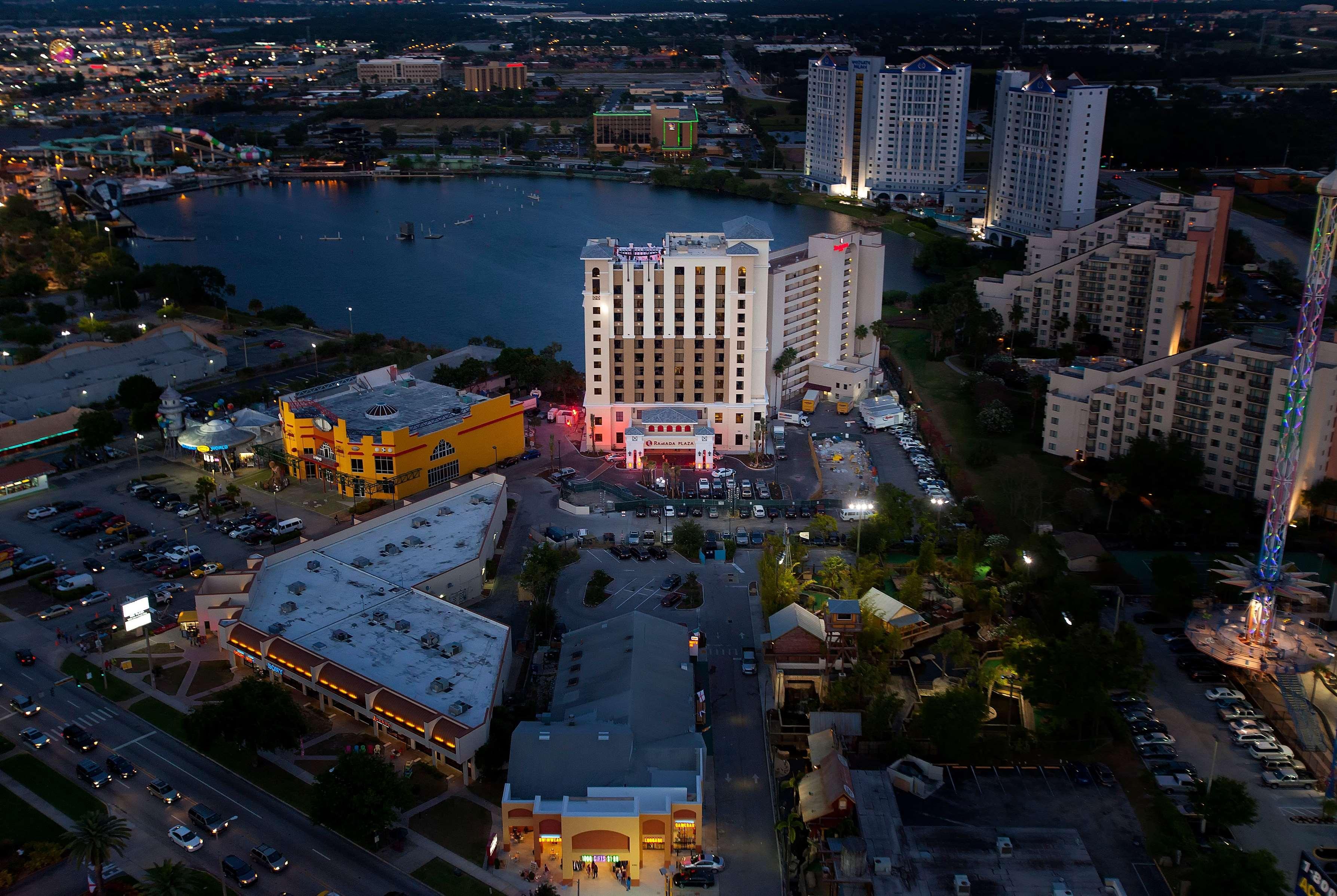 Ramada Plaza By Wyndham Orlando Resort & Suites Intl Drive Екстер'єр фото